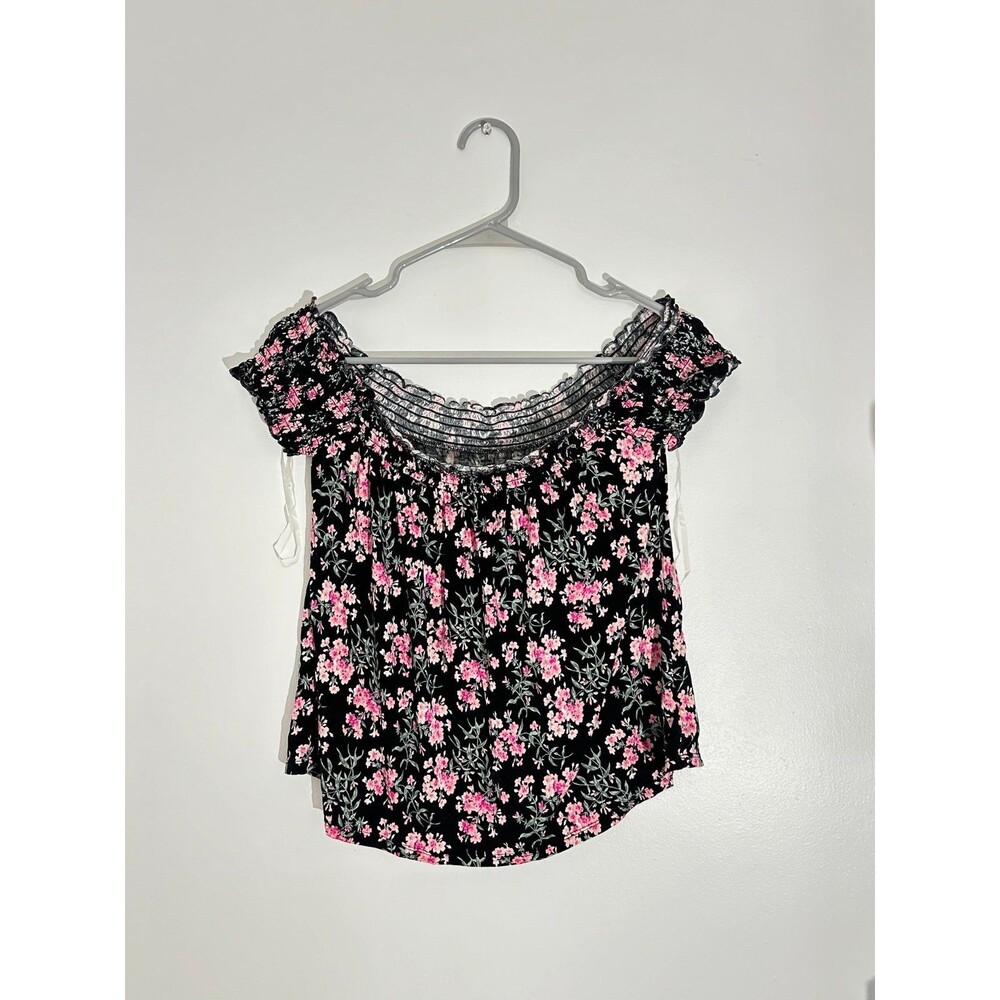 American Eagle Off the shoulder top